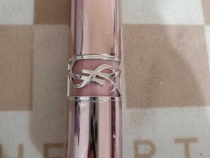 蜜桃色的YSL【哇塞，你绝对想不到蜜桃色的 YSL 居然这么美】