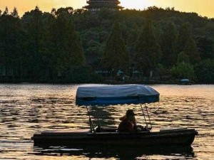 神雕侠侣风景传奇：雷峰夕照映佛光普照名胜探秘之旅